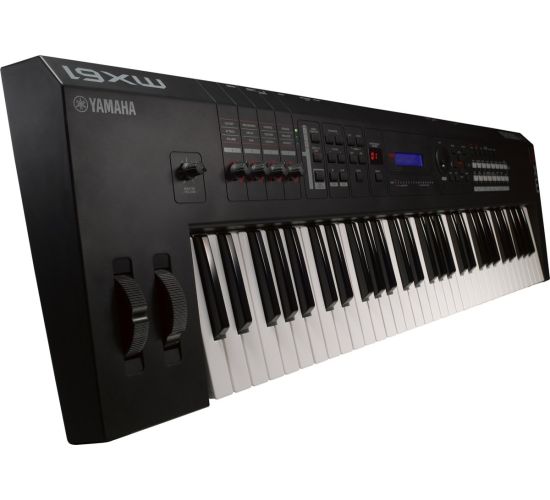 Yamaha MX61 Synthesize Keyboard