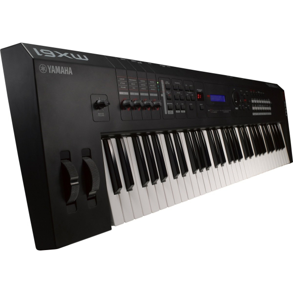 Yamaha MX61 Synthesize Keyboard