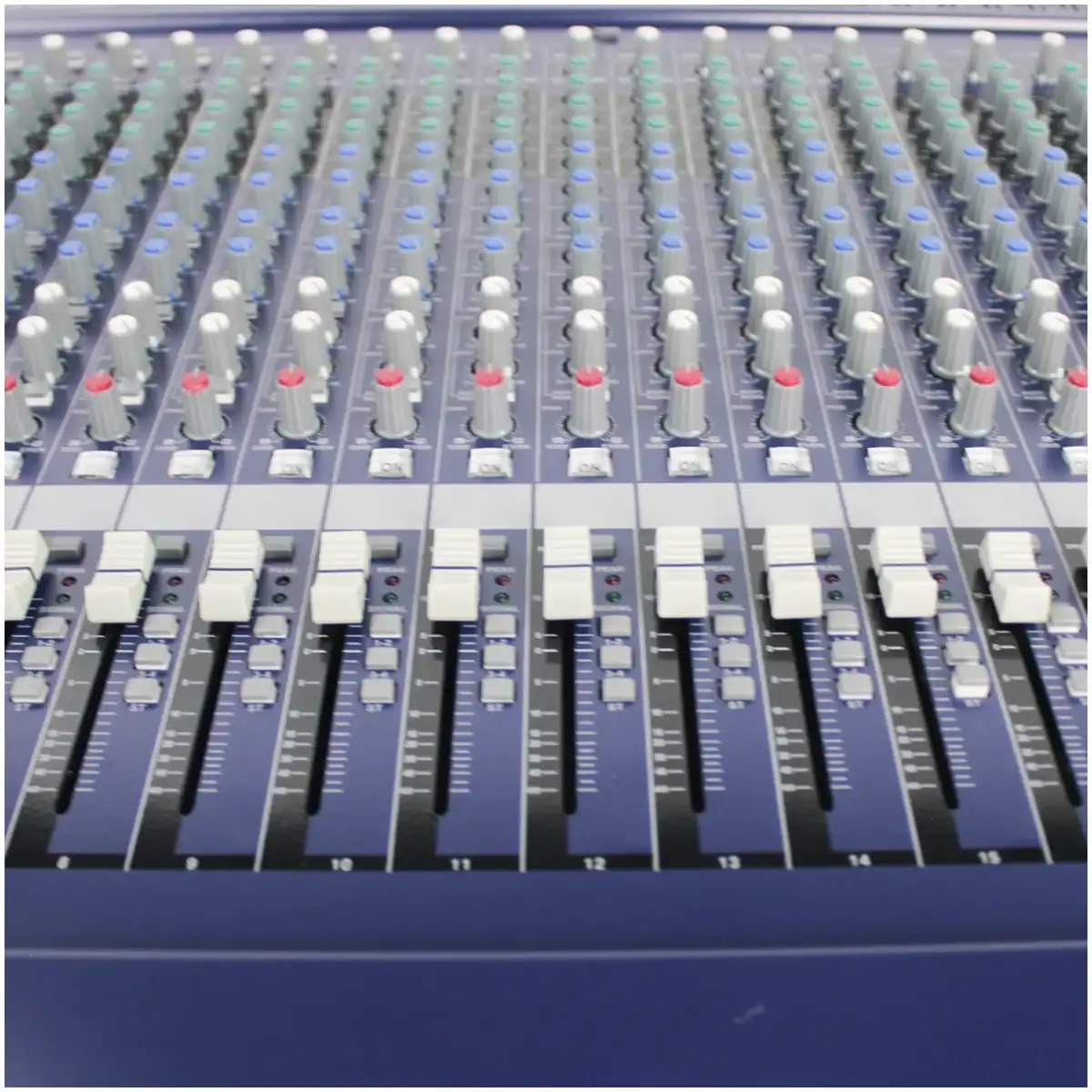 Imix MX32XU 32 Channel Analogue Mixer - Image 3