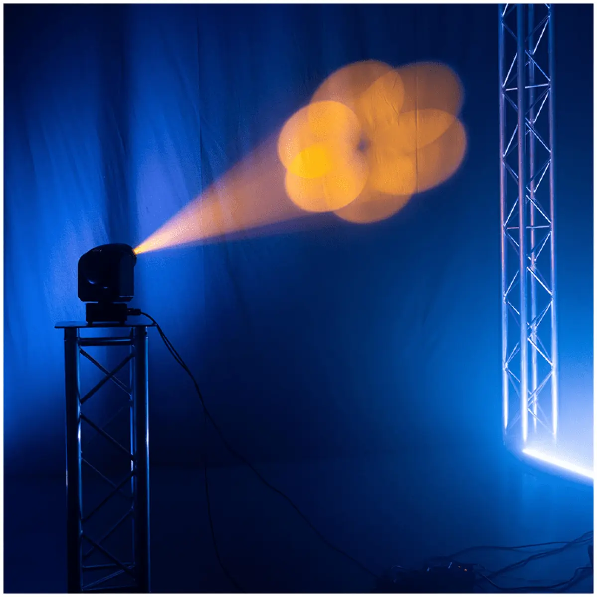 BeamZ Cobra 100 LED Moving Head Spot IP20 7x100W W - Image 2