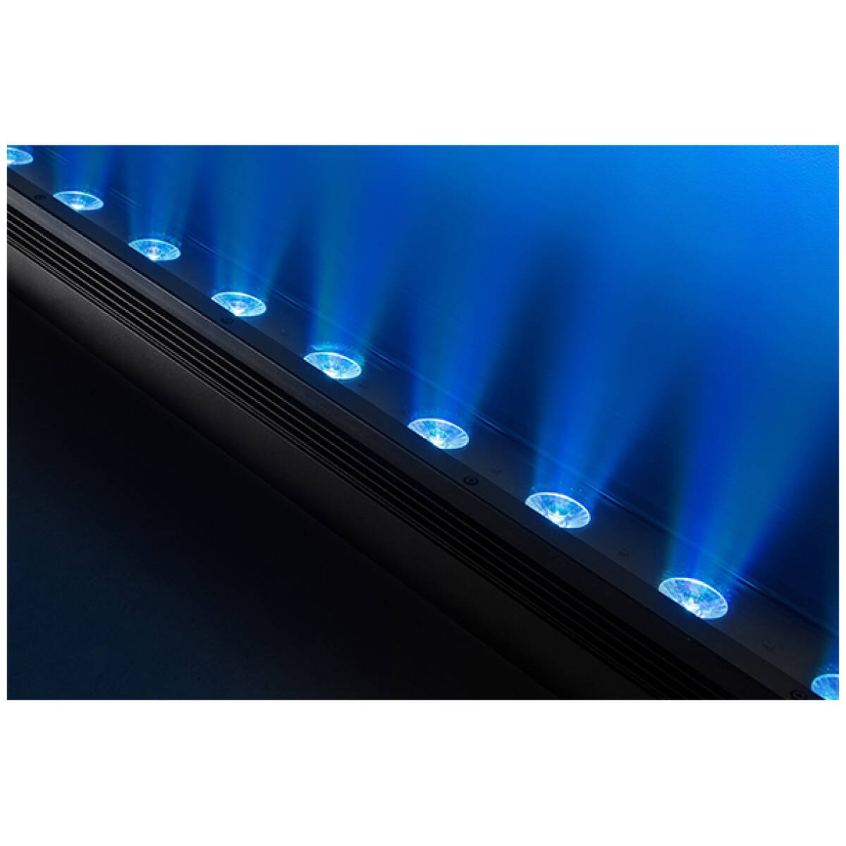 BeamZ LCB128IP LED Bar – IP65, 12×8W RGBA - Image 4