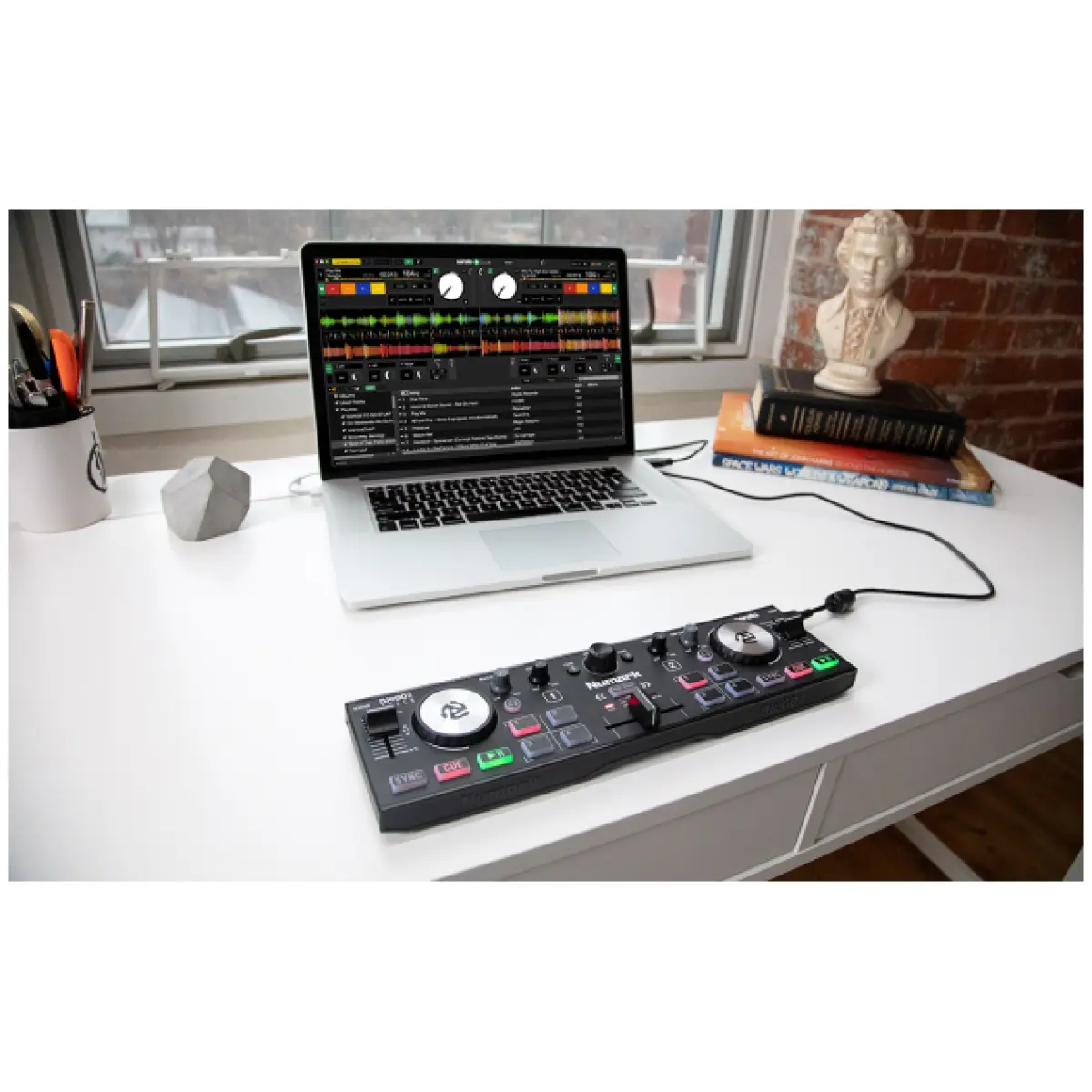 Numark DJ2GO2 Touch DJ Controller - Image 5