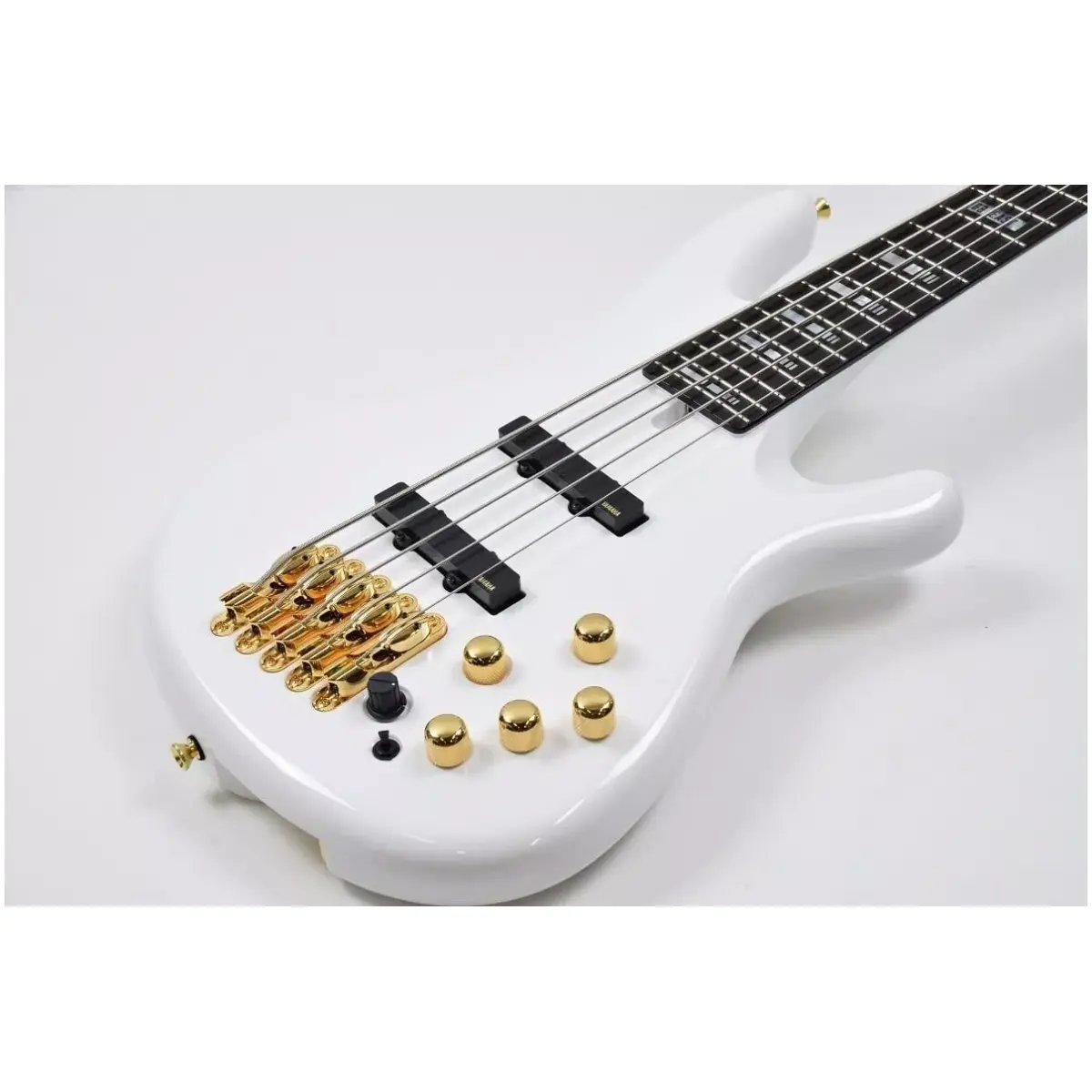 Yamaha BBNE2 White Bass Guitar (With Case)