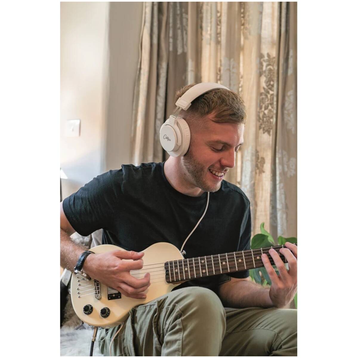 CARRY-ON-SH100WT Folding Studio Headphones White - Image 2