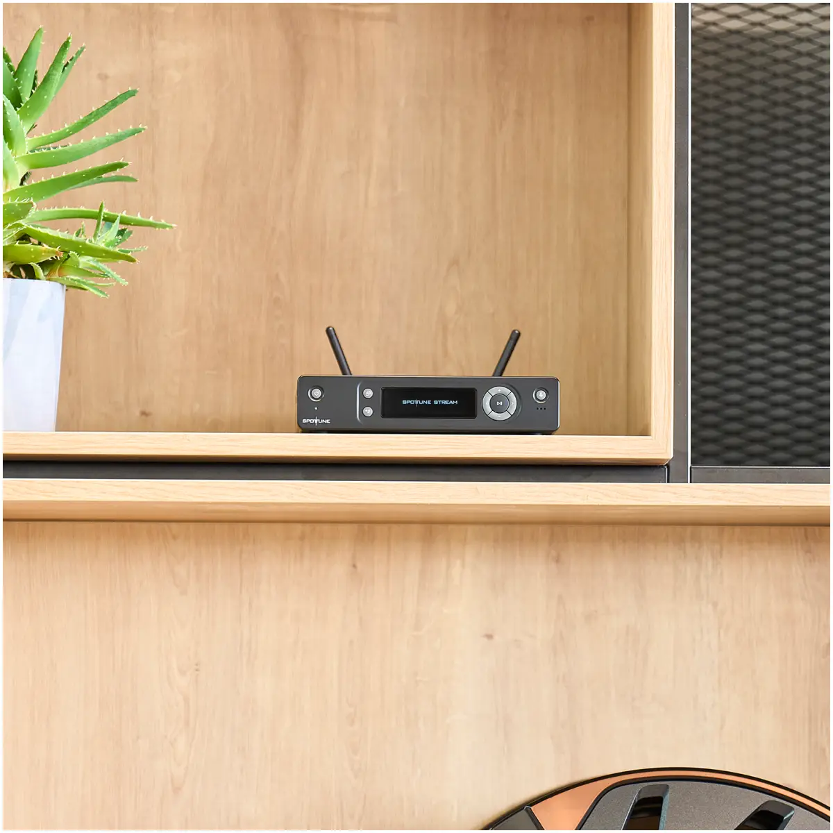 SPOTTUNE STREAM S1 - F - B Wireless Audio Transmitter - Image 3