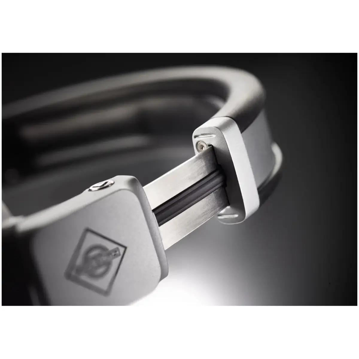 Neumann NDH 20 Headphones Closed System Silver - Image 6