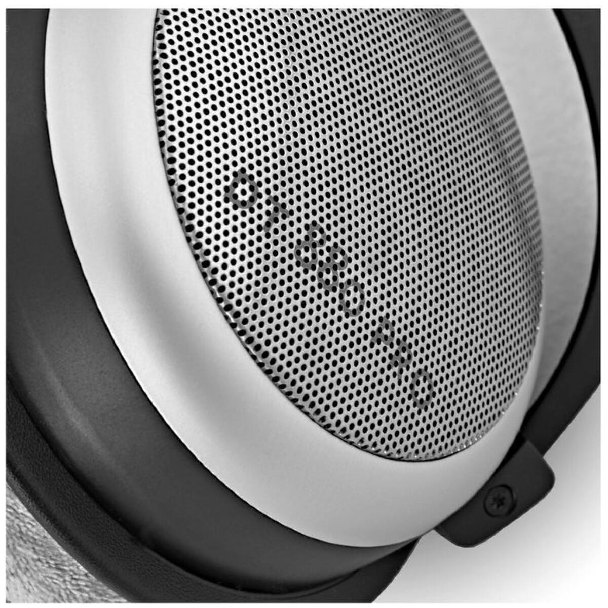 Beyerdynamic DT 880 PRO 250 Ohm Headphones - Image 4