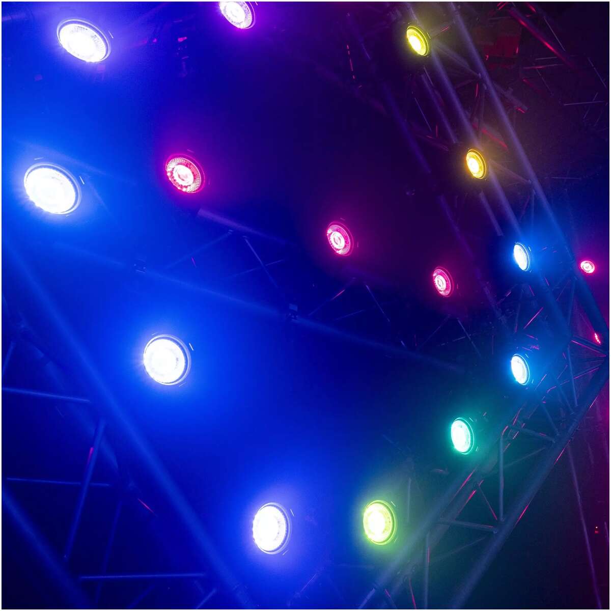 Beamzpro Neutron - Dot Tm Led Linkable Light 1X 60W Ww+amber+rgb IP65 - Image 15